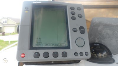 Raytheon Fish Finder L750